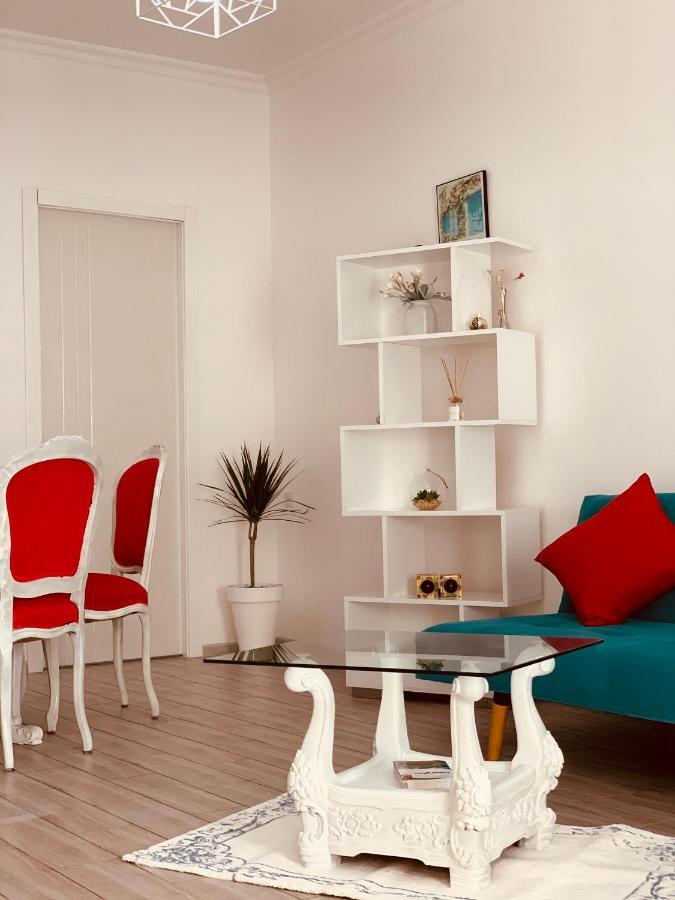 Sweet Apartment In Kutaisi Exterior foto